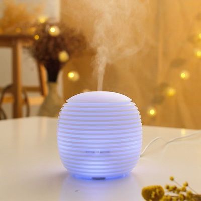 Weißes 100ml Mini Portable ätherisches Öl USB Aroma Diffuser perfekt für das Home Office Spa
