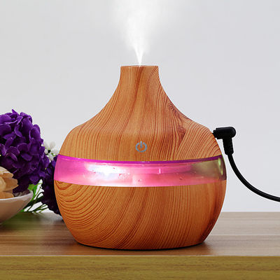 Kleine Größe 300 ml Holzkorn Kühlnebel Raumfeuchtiger mit Farbwechsel LED-Licht