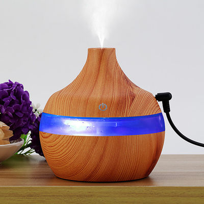 Kleine Größe 300 ml Holzkorn Kühlnebel Raumfeuchtiger mit Farbwechsel LED-Licht