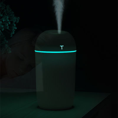 Manuelle Luftfeuchtigkeitskontrolle Ultraschallfahrzeugluftdiffuser mit 420 ml Kapazität und USB-Leistung